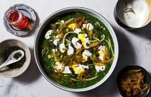 خواص شگفت انگیز آش رشته برای بدن