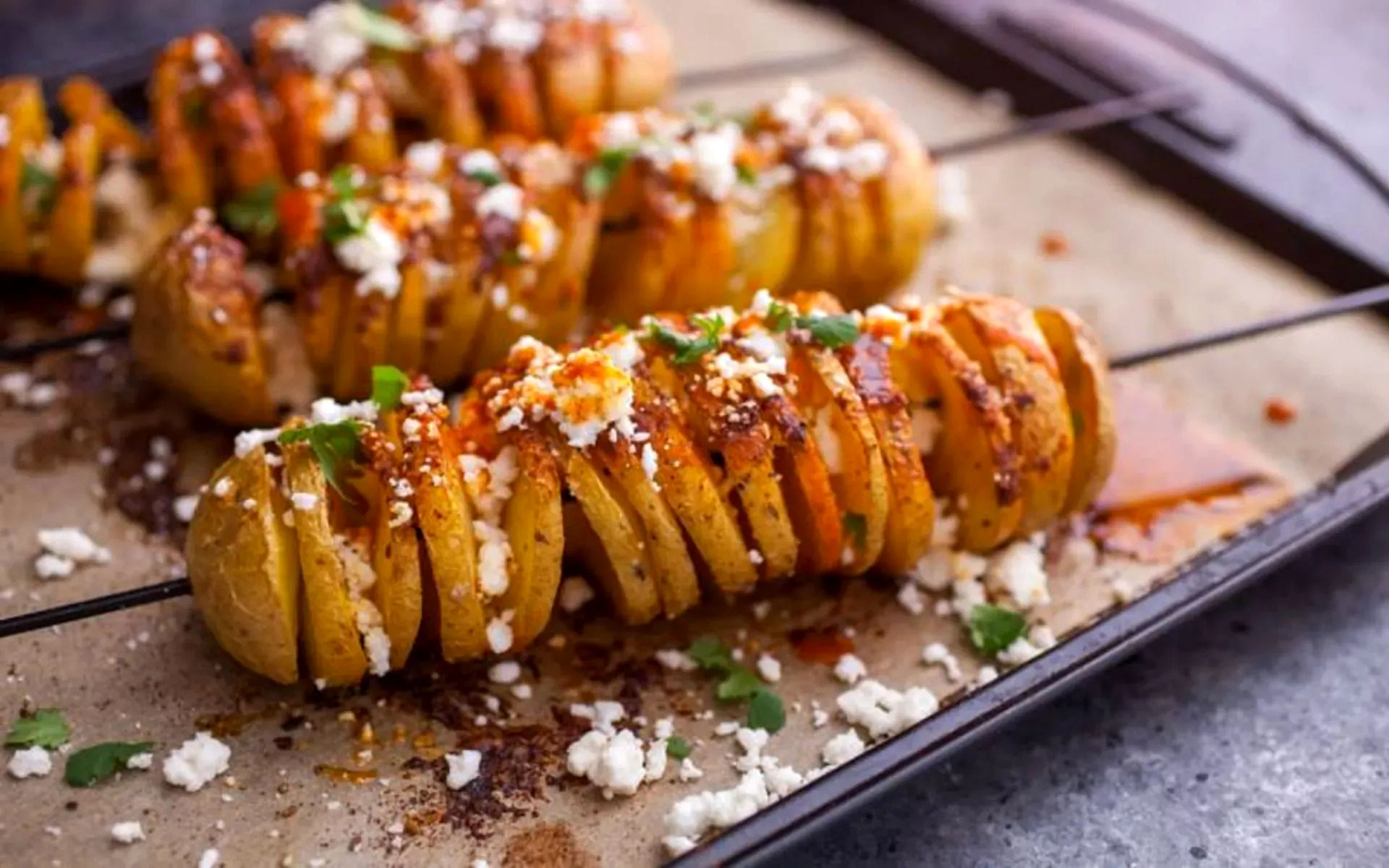 خوشمزه بپزید؛ طرز تهیه سیب زمینی فنری