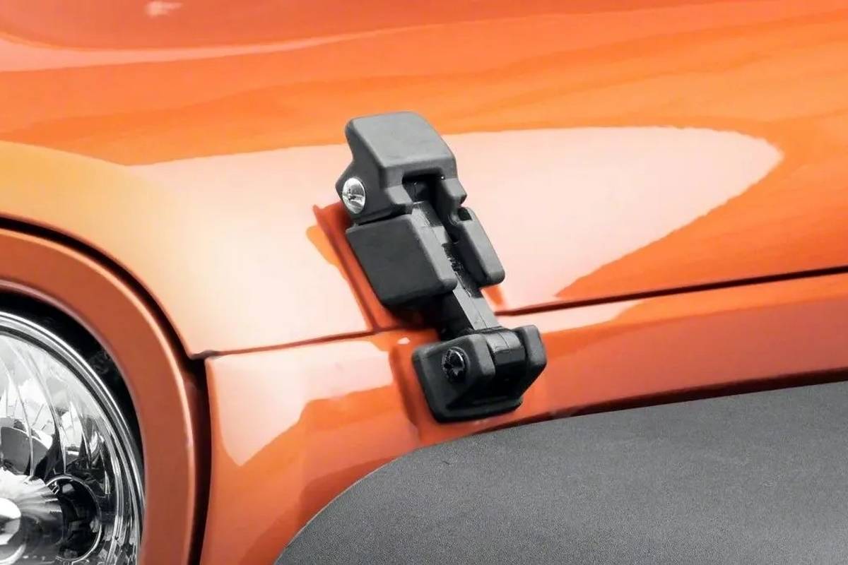 قفل کاپوت خودرو چیست و چه اهمیتی دارد؟