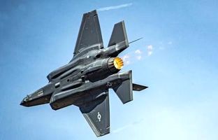 نمایی متفاوت از جنگنده اف35 + عکس