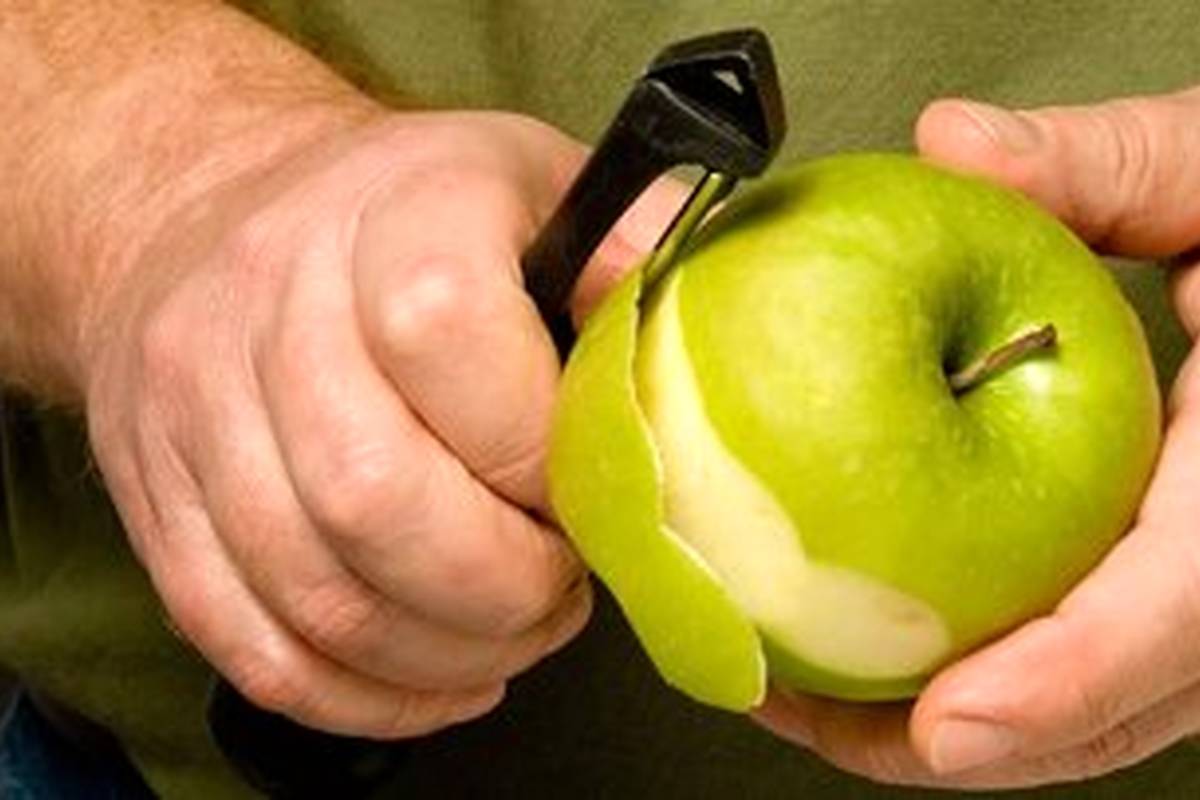 پوست کندن این میوهها خطر آلرژیک حاد را کاهش میدهد