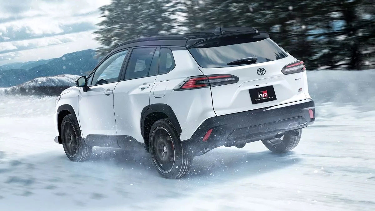 تویوتا کرولا کراس فیس‌لیفت شد؛ عرضه نسخه GR Sport