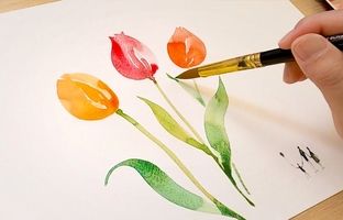 آموزش نقاشی: چطور با آبرنگ گل‌های لاله زیبا بکشیم؟ + ویدئو