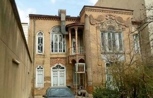 راهنمای سفر؛ قشنگ‌ترین پنجره‌های شهر در خیابان ولیعصر، حوالی محمودیه 