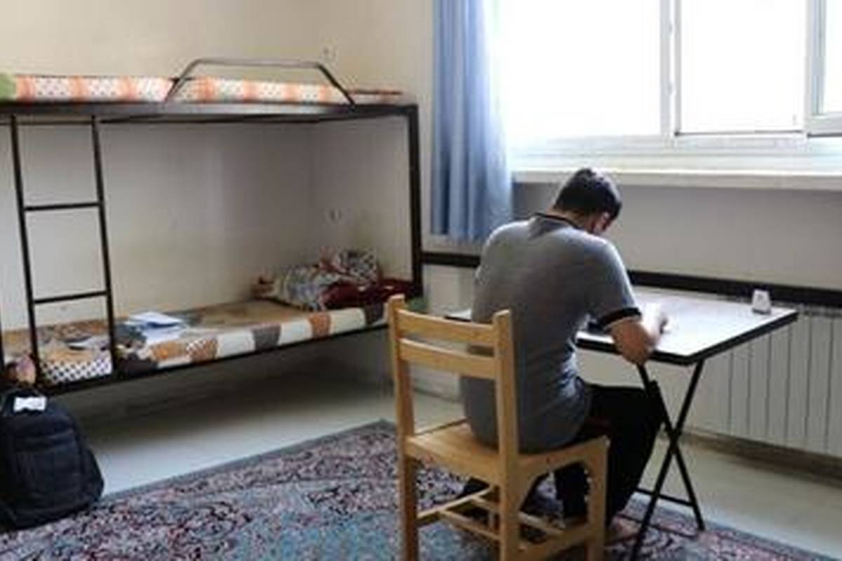 افسردگی ۳۰ درصد خوابگاهی‌ها از دوری خانواده؛ دانشجویان نسل Z چه مشکلاتی دارند؟