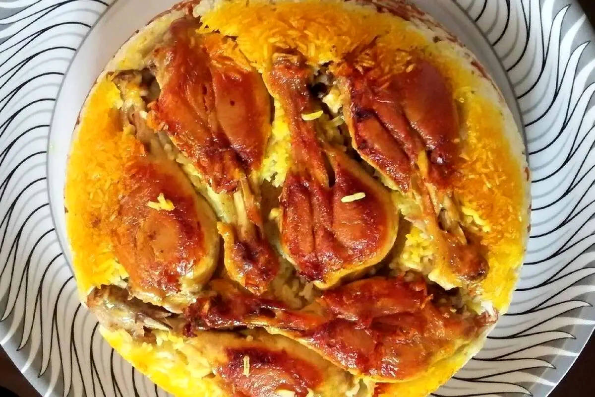 خوشمزه بپزید؛ طرز تهیه باسترما پلو؛ مجلسیترین مرغ و پلوی ترکیهای با طعم خاص و دلپذیر + ویدئو