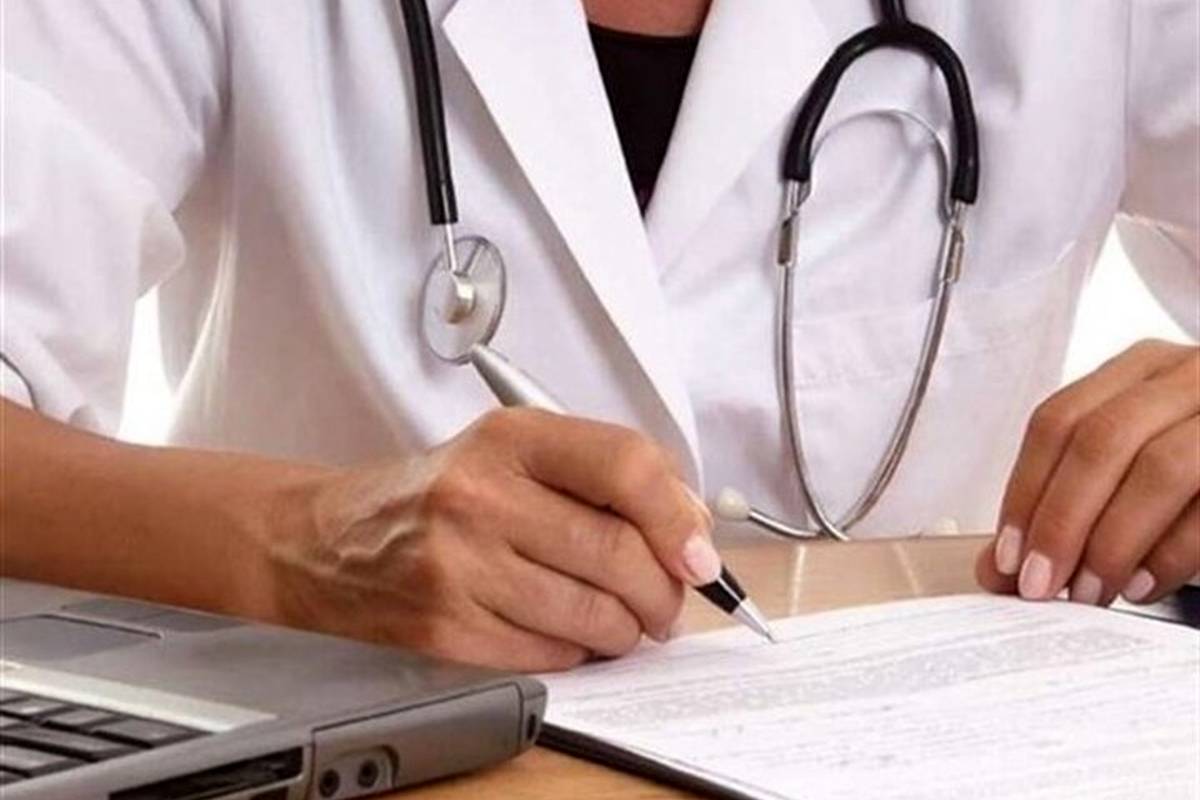 چرا اعتماد جامعه به پزشکان نسبت به قبل در حال کاهش است؟