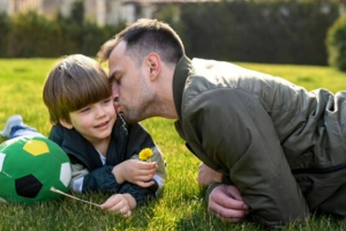 مزایای شگفت انگیز بازی پدر با کودک 