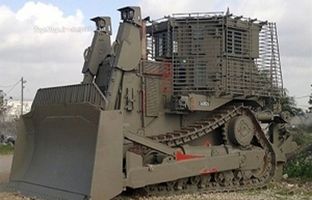 هنرنمایی عجیب یک راننده با بولدوزر + ویدئو