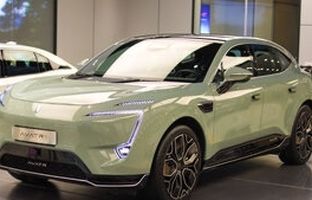 خودروی فضایی چینی به تهران رسید + عکس