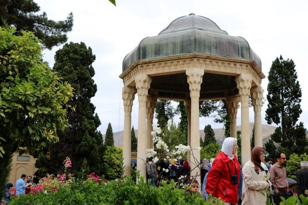 فال حافظ امروز چهارشنبه 3 اردیبهشت ماه 1404