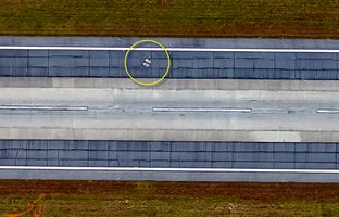 ماجرای جالب وجود دو قبر در باند فرود یک فرودگاه 