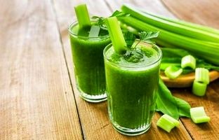 خواص کرفس/خواص برگ و یک لیوان آب کرفس