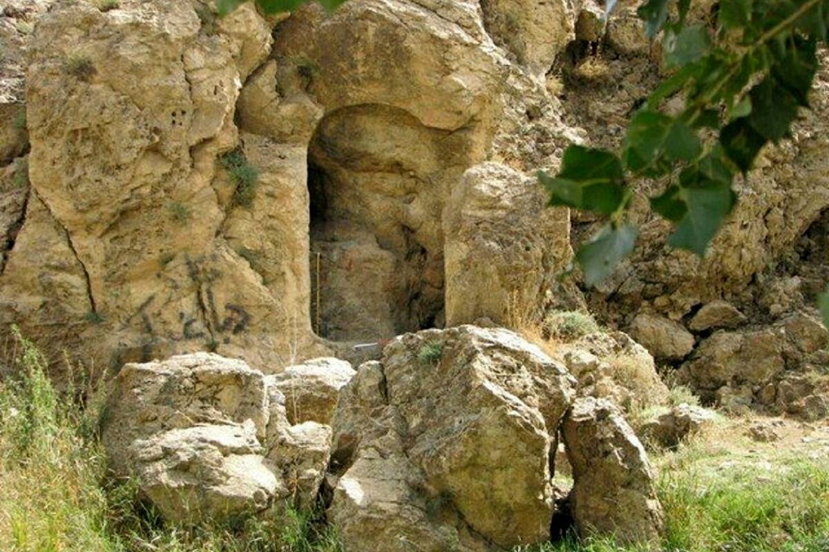 همسفر با منوا به سرزمین اسرارآمیز اورارتوها؛ کتیبه «عین‌الروم» در اشنویه چه می‌گوید؟ 