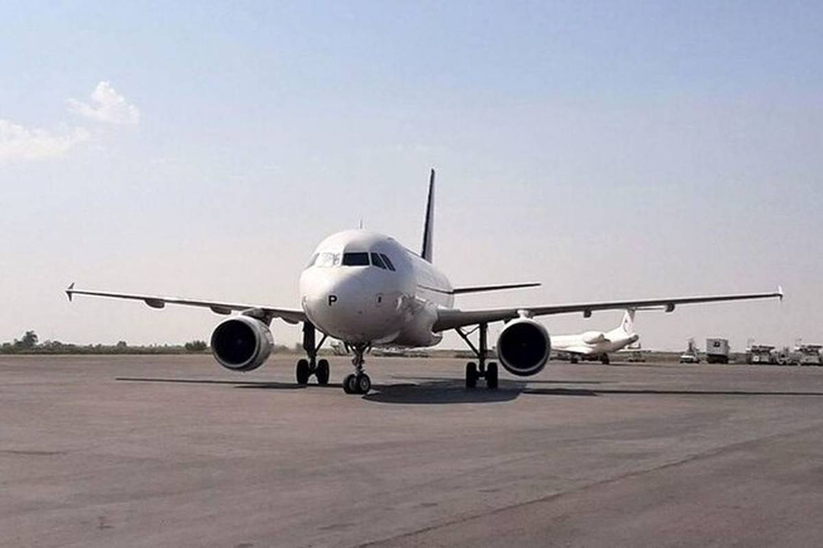 برخورد خودرو با هواپیما در فرودگاه مهرآباد