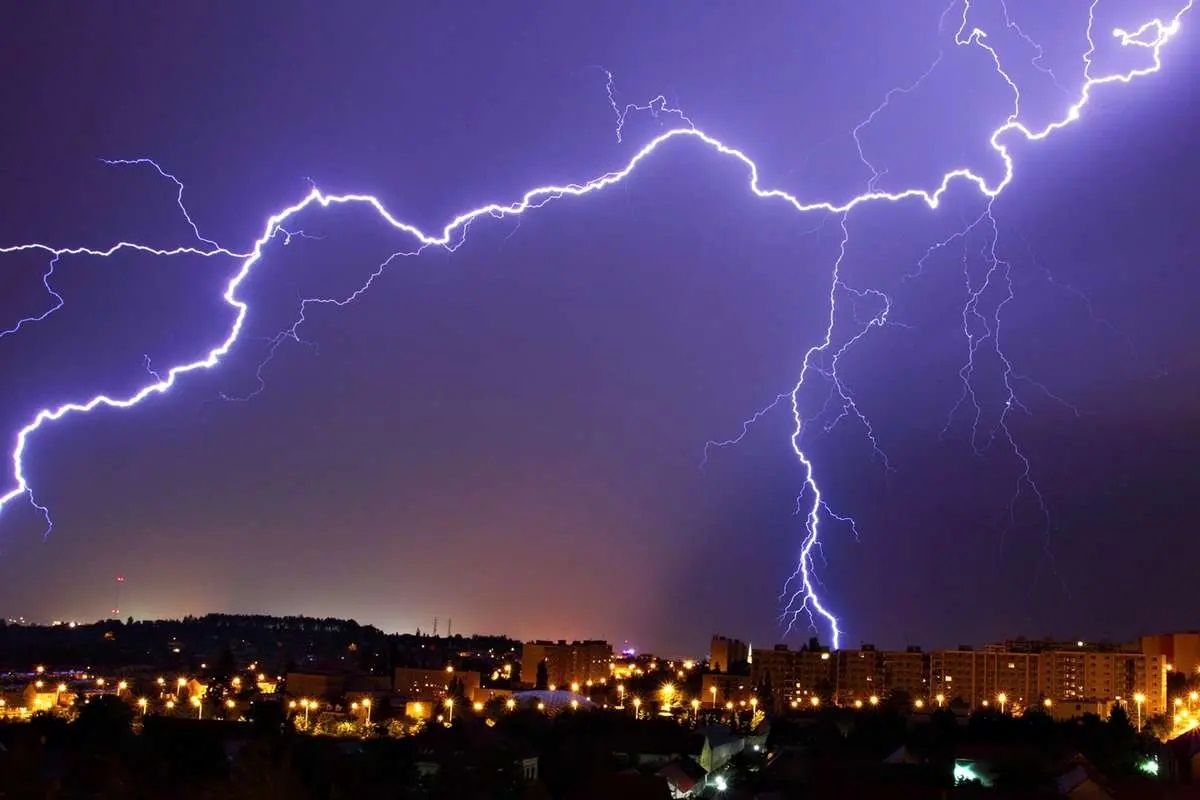 آخر هفته طوفانی در ۷ استان؛ گرد و خاک در راه تهران
