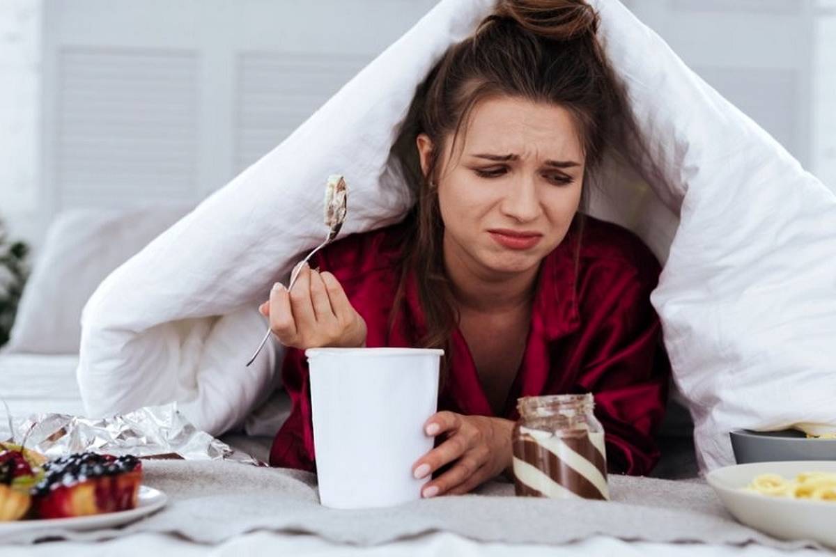 ۷ خوراکی و نوشیدنی مؤثر برای آرامکردن اضطراب