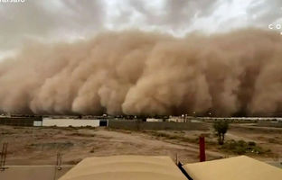  تایم‌لپس ترسناک از طوفان عظیم گرد و غبار در عربستان + ویدئو