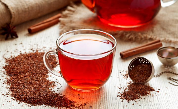 ۱۱ دمنوش برای پرپشت شدن مو و کاهش ریزش مو + طرز تهیه این دمنوش‌ها
