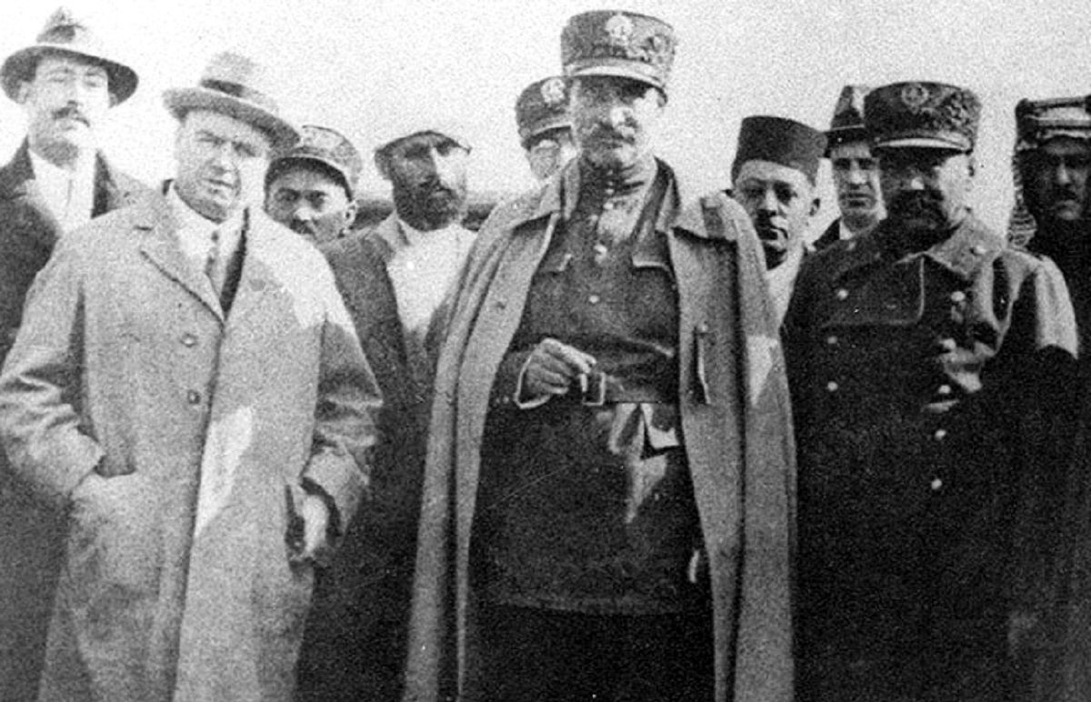 رضاخان قبل و بعد تبعید، از نگاه روزنامه «کیفر»؛ 11 مرداد 1321 + عکس