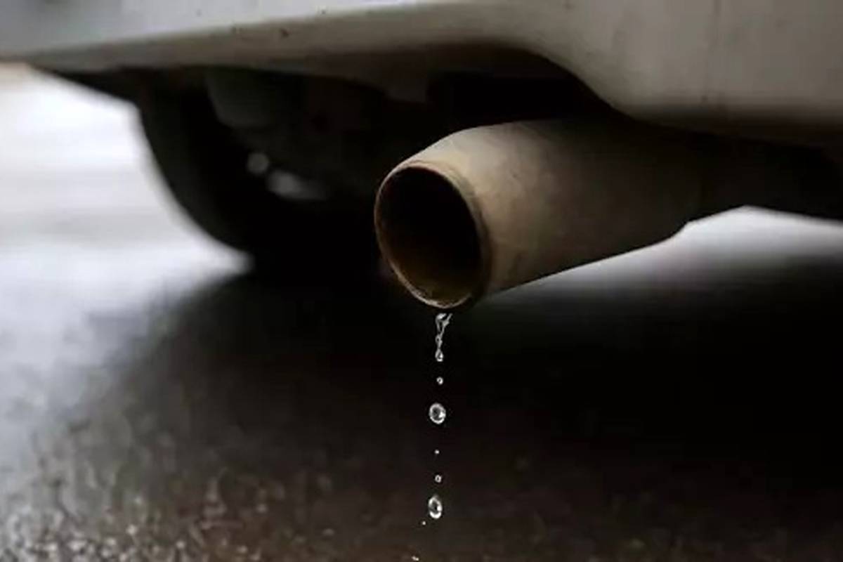  چرا از لوله اگزوز خودرو آب می‌چکد؟ 