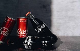 کوکاکولا بر دیوارهای تهران در دهه 50