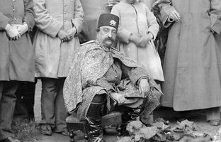 شاه قاجار و نقاشی ماندگار از زن رؤیایی‌اش با جوهر نستعلیق + عکس