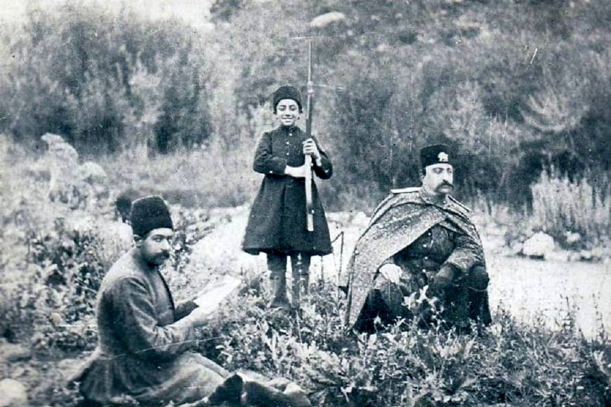 صف کشیدن آلمانی‌ها برای دیدن ناصرالدین شاه + عکس