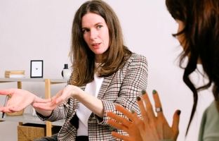 این 7 عبارت نشان‌دهنده هوش «فیک» است!