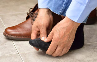 ۷ راهکار ساده برای گشاد کردن کفش تنگ به توصیه متخصصان