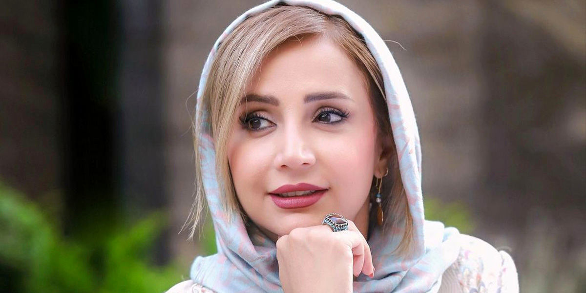 استایل شبنم قلی خانی با مانتوی کتی کوتاه و مجلسی + عکس