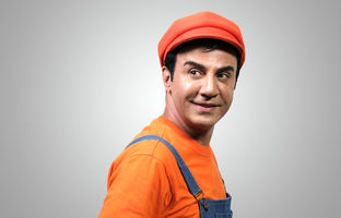 عمو پورنگ در کنار پوری بنایی