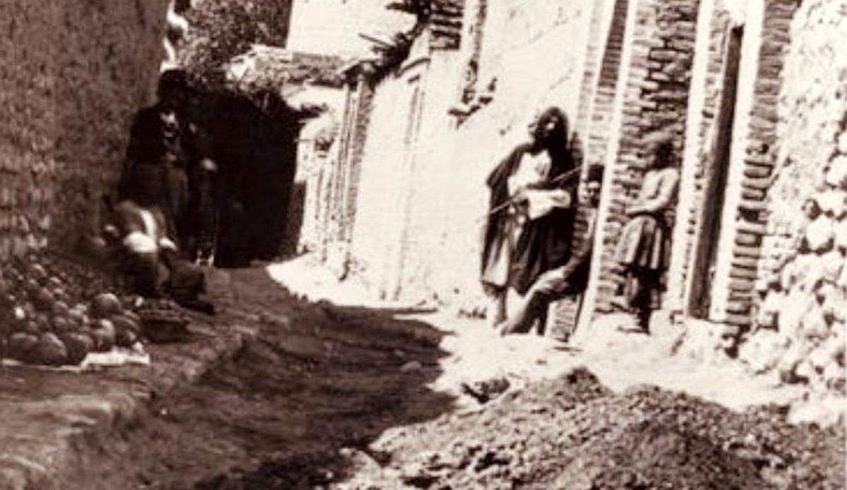 سفر به عصر قاجار؛ از کوچه‌های تجریش تا مقبرۀ کوروش + تصاویر