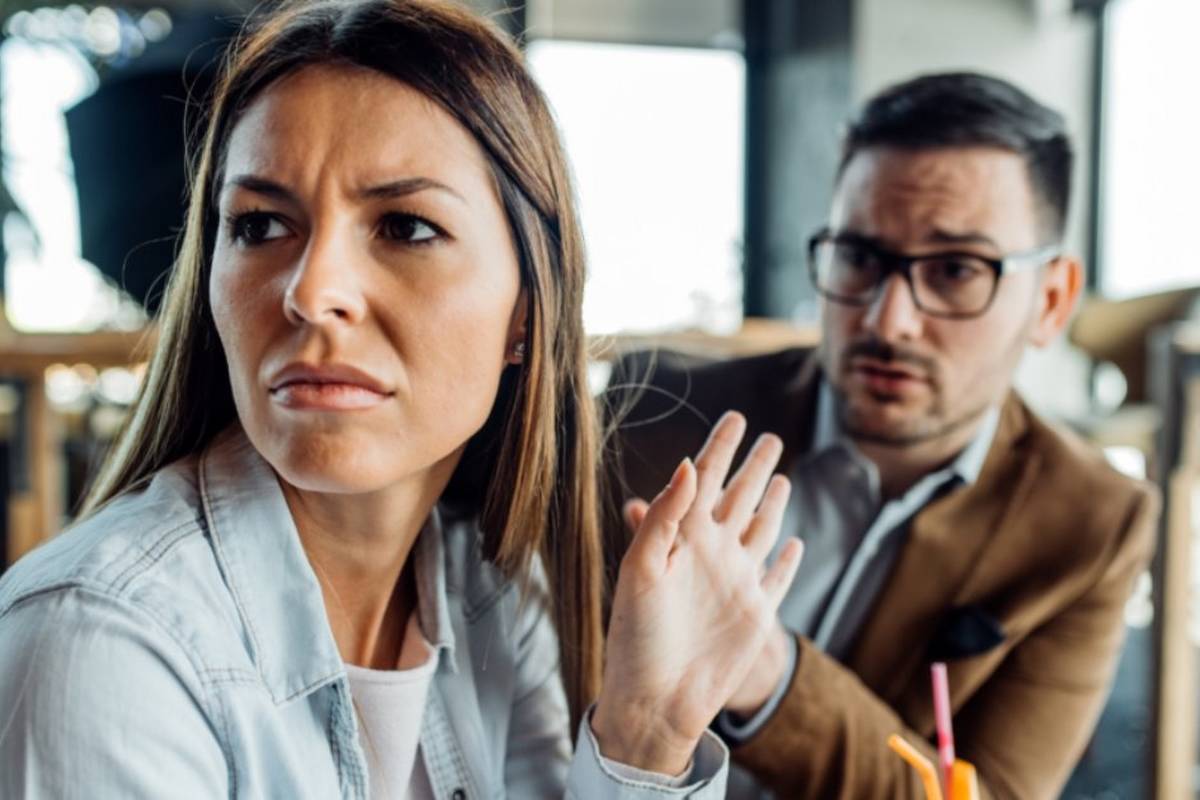 ۱۰ رفتار متداول که افراد فاقد حس همدلی ناخواسته انجام می‌دهند و ناراحتتان می‌کنند