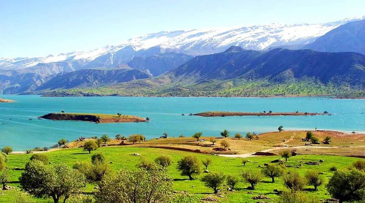 سفر به روستای شیوند ایذه؛ آب بازی زیر آبشار 80 متری در تابستان 
