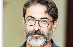 پارسا پیروزفر در کنار خواننده مشهور