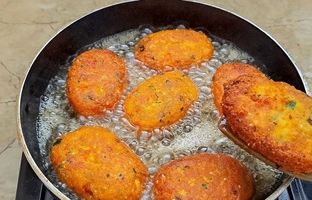 
کوکو مرغ زعفرانی با سبزیجات؛ یک شام خوشمزه و آسان

