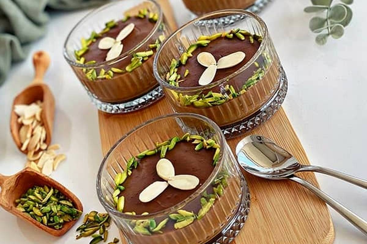 خوشمزه بپزید؛ طرز تهیه فرنی شیره انگور، افطاری گرم و مقوی