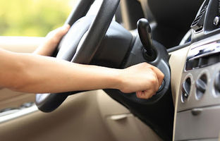 علت استارت نخوردن ماشین در شرایط مختلف + روش حل مشکل 