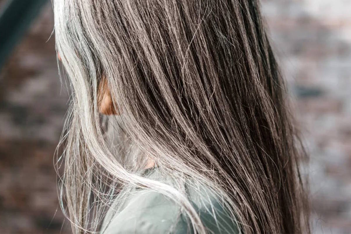 چرا موهایمان دچار سفیدی زودرس می‌شود؟