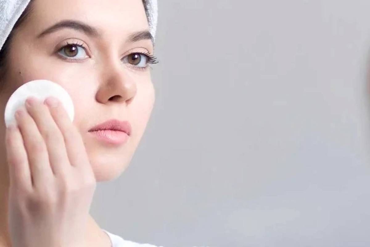 چگونه آرایش صورت خود را به درستی پاک کنیم؟