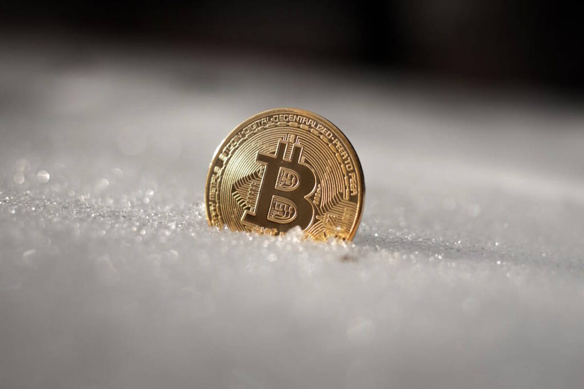 قیمت بیت کوین و اتریوم امروز دوشنبه 18 آذر 1402
