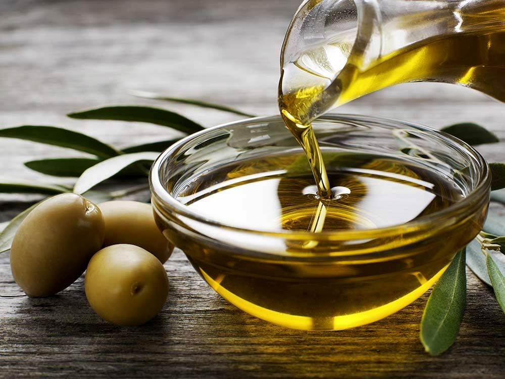اشتباه نکنید؛ روغن زیتون هم کالری دارد و هم چاق می کند