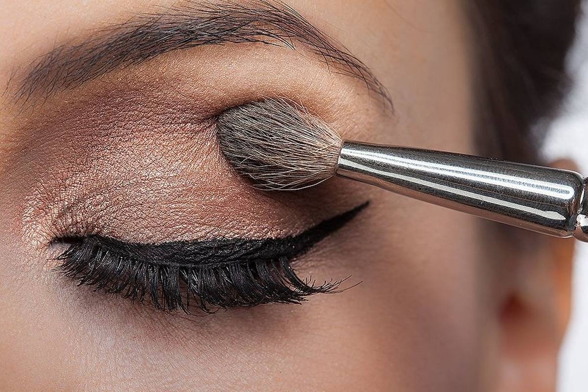سایه پودری بخریم یا سایهی کرمی؟ کدوم بهتره؟