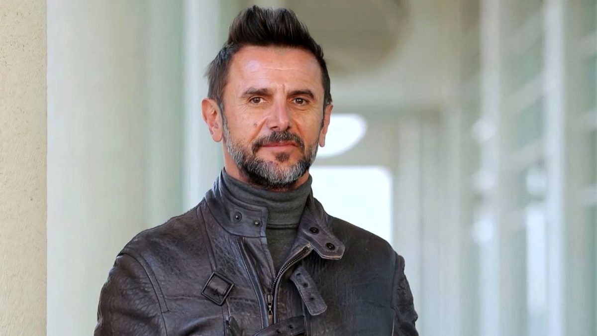 بیوگرافی امین حیایی