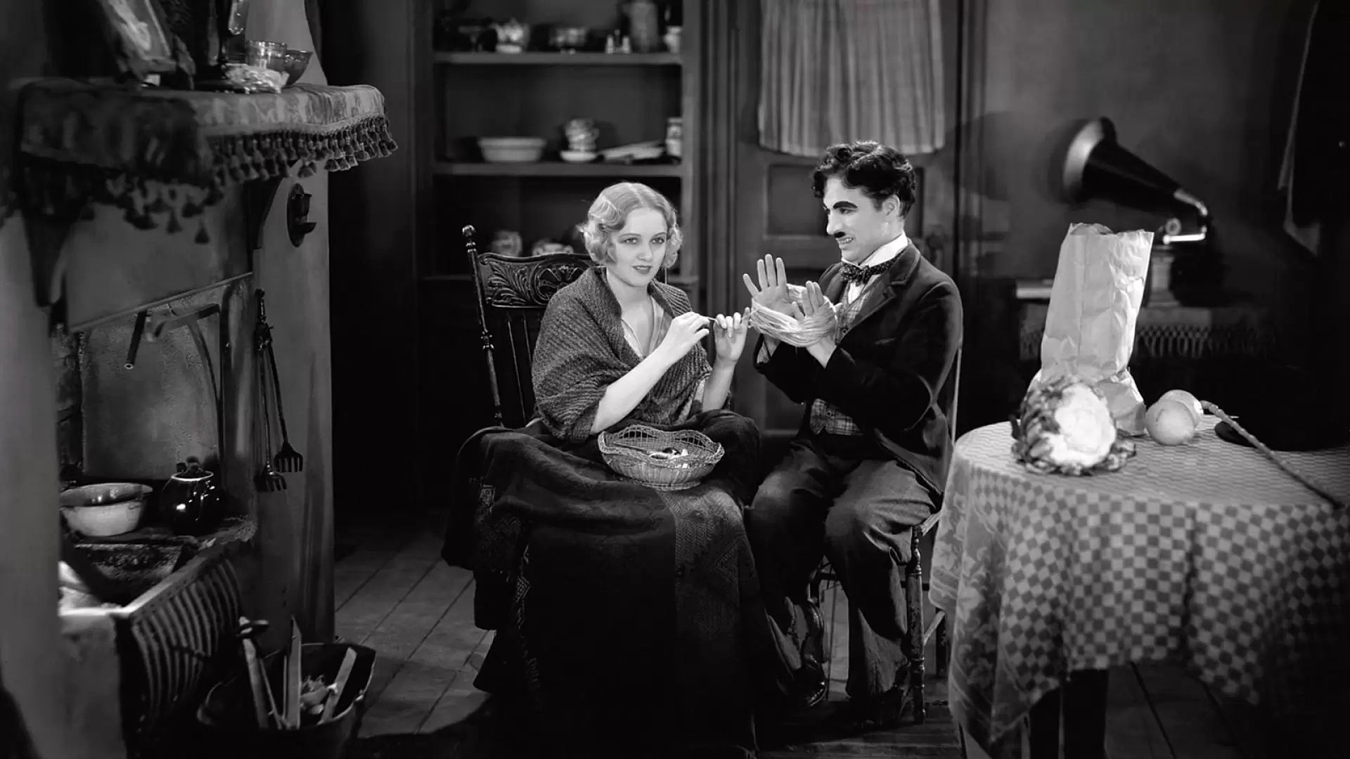 ۱۰ شاهکار سینمای کمدی: خنده‌دارترین فیلم‌های تمام دوران