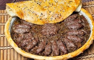 (ویدئو) طرز تهیه یک کباب عربی ساده و خوشمزه در فر به روش آشپز مصری