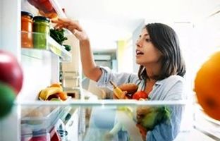 این مواد غذایی حتی در یخچال هم فاسد می‌شوند!
