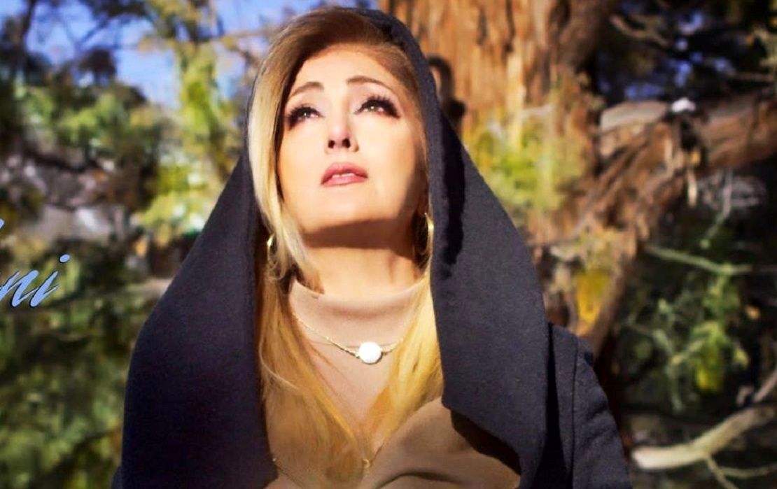 «لیلا فروهر در 7 سالگی و در کنار داریوش طلایی»؛ سال 1344