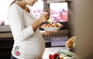  بعد زایمان سزارین چه غذاهایی نخوریم؟ 